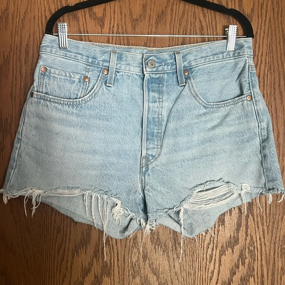 501® ORIGINAL FIT HIGH RISE WOMEN'S SHORTS - Picture 4 of 15